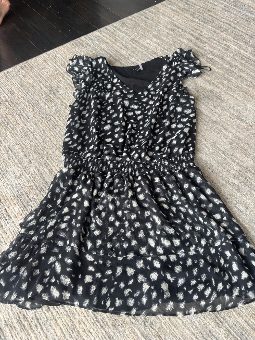 1. State Black and White Printed Ruffle-Sleeve Casual Dress